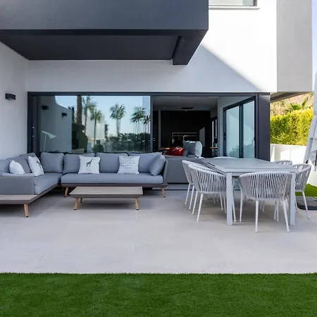 Villa Sublime Maison Avec Acces Direct A La Et Jacuzzi Prive Estepona